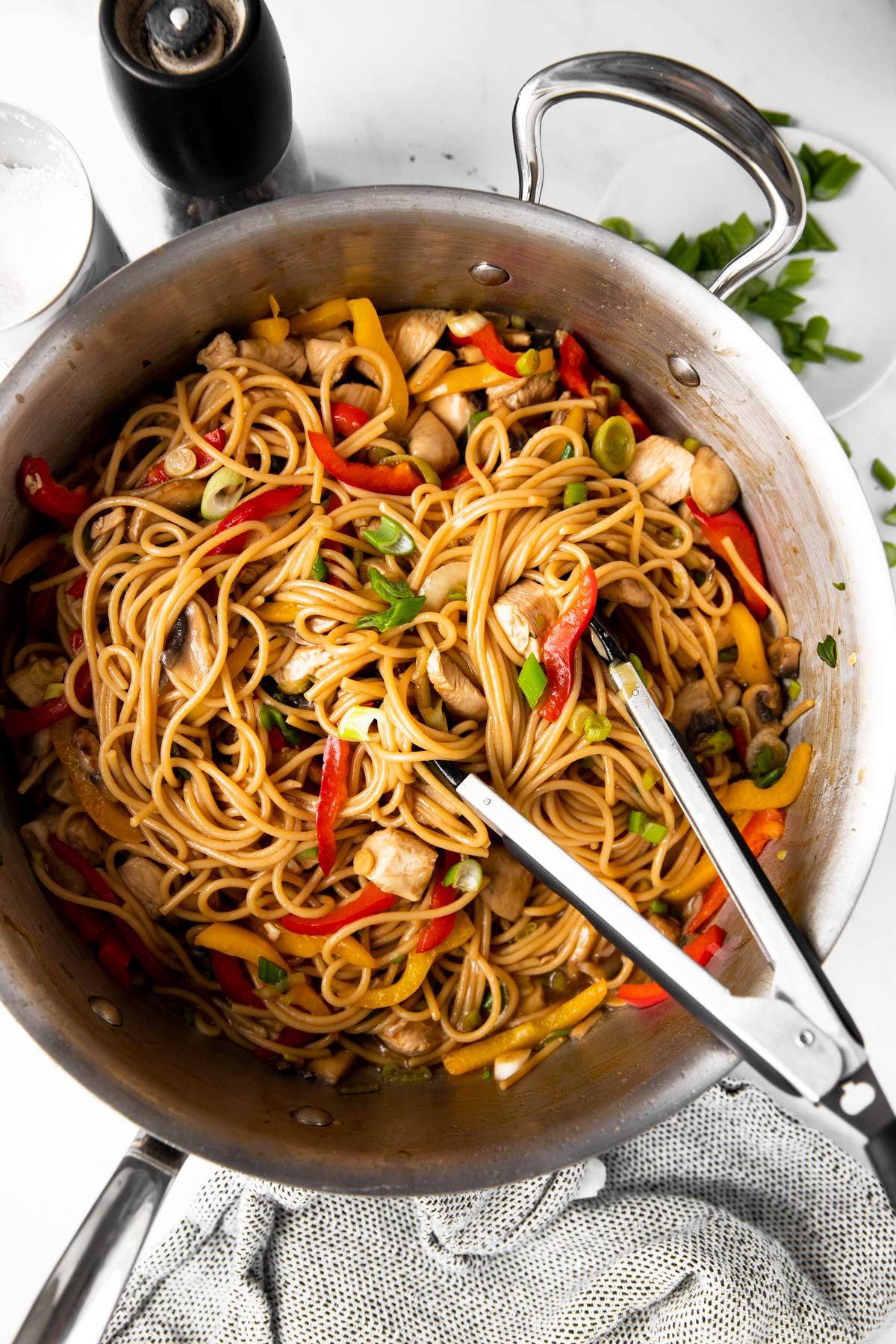 skillet with chicken lo mein