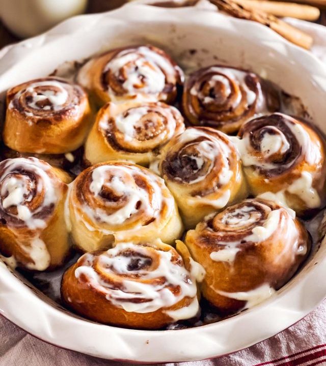 cropped-cinnamon-rolls-with-frozen-bread-dough-image-9.jpg