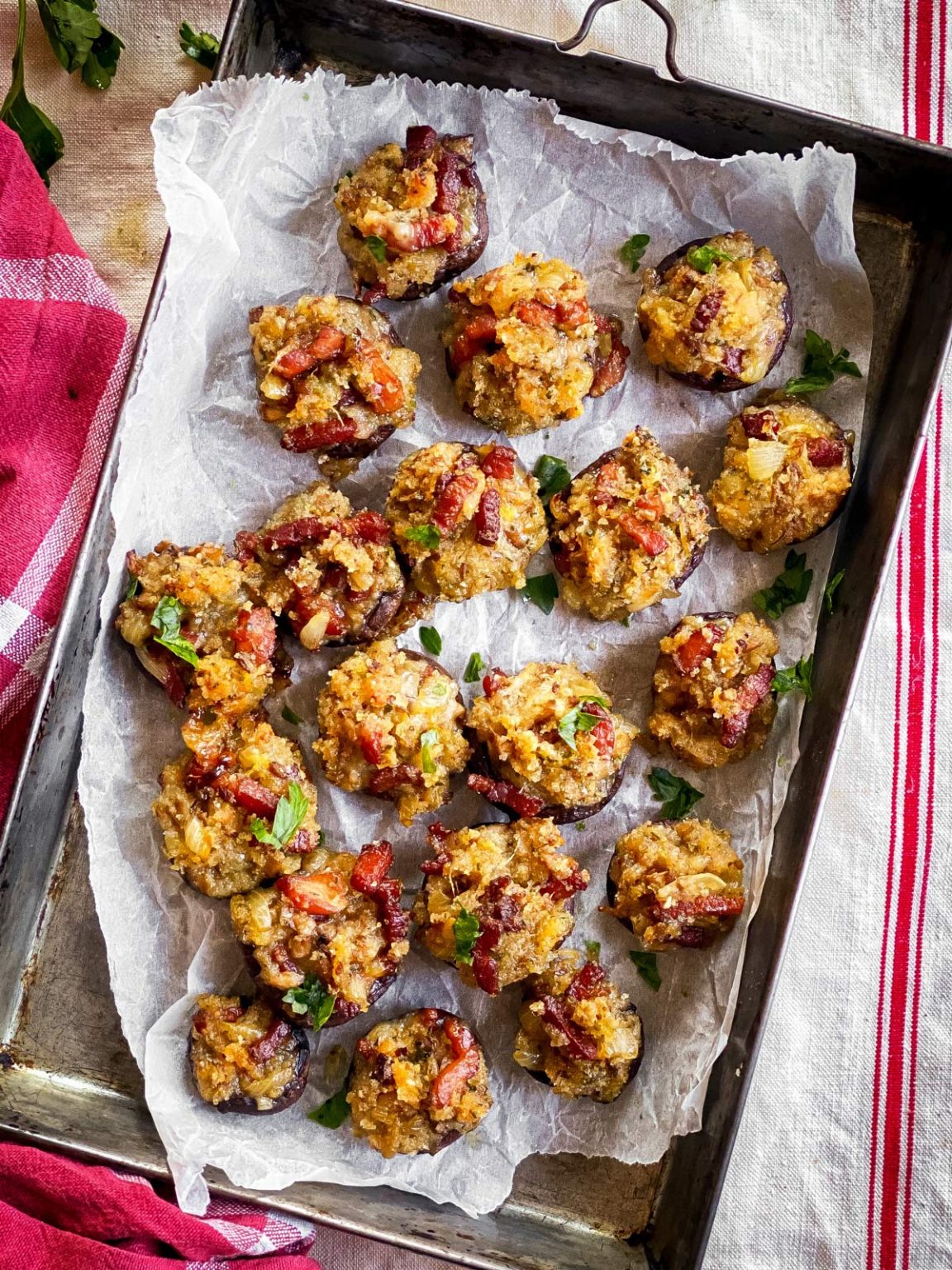 Stuffed Mushrooms with Bacon Recipe - Unfussy Kitchen